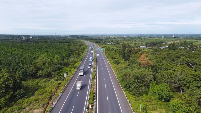 Phó Thủ tướng Lê Minh Khái trực tiếp chỉ đạo xử lý các vấn đề liên quan nguồn vốn cho đầu tư mở rộng cao tốc TPHCM-Long Thành-Dầu Giây (ảnh minh họa)