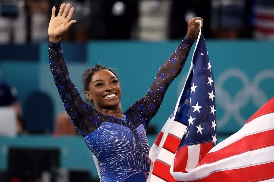Simone Biles giúp Đoàn Mỹ bứt tốc lên top 2. (Nguồn: Reuters)