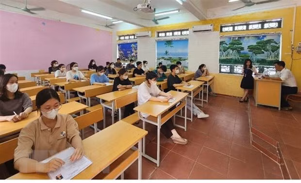 Thí sinh dự thi môn Ngữ văn tại điểm thi Trường THPT Nguyễn Thái Học, thành phố Vĩnh Yên. (Ảnh: Nguyễn Thảo/TTXVN) Thí sinh dự thi môn Ngữ văn tại điểm thi Trường THPT Nguyễn Thái Học, thành phố Vĩnh Yên. (Ảnh: Nguyễn Thảo/TTXVN)