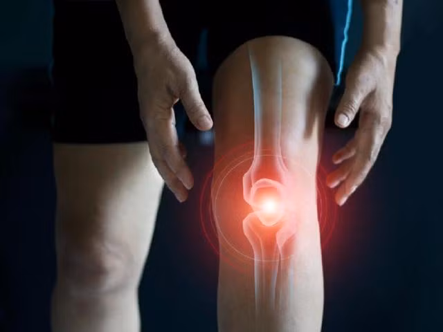 Chấn thương đầu gối có thể là do bong gân, rách dây chằng, gãy xương và trật khớp. Ảnh: SHUTTERSTOCK