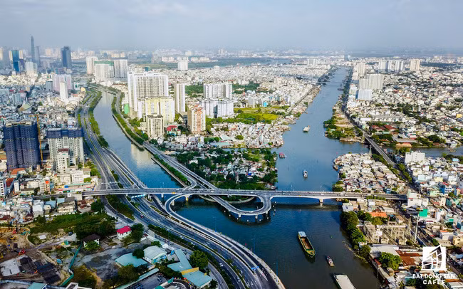 Thành phố Hồ Chí Minh là hạt nhân, cực tăng trưởng của vùng Đông Nam Bộ (ảnh nguồn internet) Thành phố Hồ Chí Minh là hạt nhân, cực tăng trưởng của vùng Đông Nam Bộ (ảnh nguồn internet)