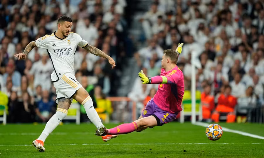 Joselu ghi bàn sau sai lầm của Neuer. (Nguồn: AP)