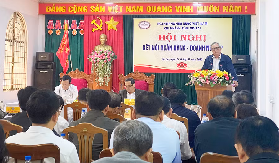 Chủ tịch Hiệp hội Du lịch tỉnh Nguyễn Tấn Thành phát biểu tại hội nghị. Ảnh: Sơn Ca Chủ tịch Hiệp hội Du lịch tỉnh Nguyễn Tấn Thành phát biểu tại hội nghị. Ảnh: Sơn Ca