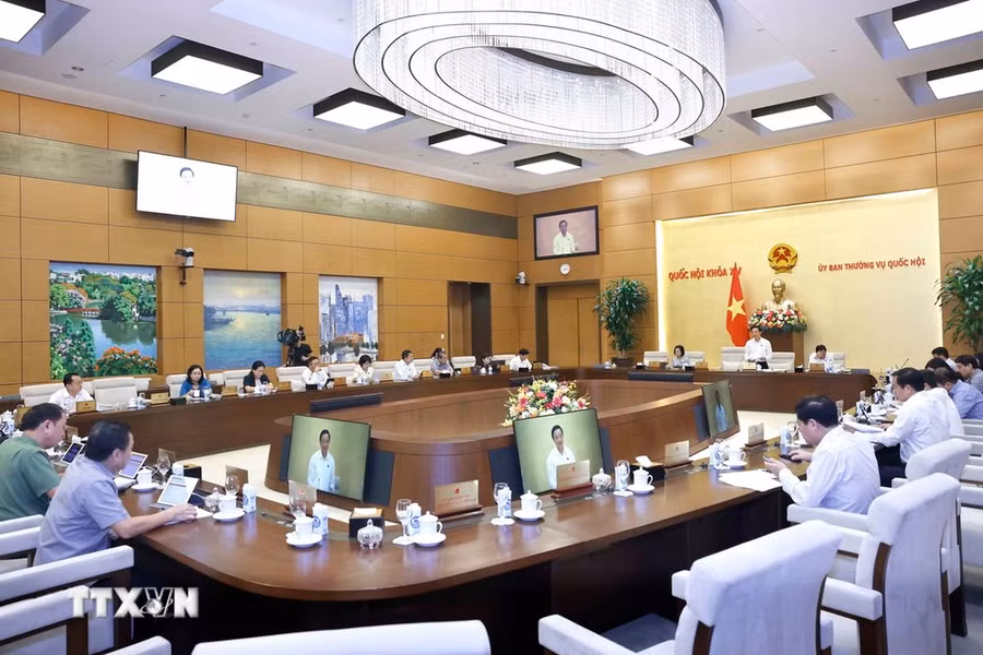Ủy viên Ban Thường vụ Quốc hội cho ý kiến về hai dự thảo Luật Phòng, chống mua bán người (sửa đổi) và Luật Công chứng (sửa đổi). (Ảnh: Doãn Tấn/TTXVN) Ủy viên Ban Thường vụ Quốc hội cho ý kiến về hai dự thảo Luật Phòng, chống mua bán người (sửa đổi) và Luật Công chứng (sửa đổi). (Ảnh: Doãn Tấn/TTXVN)