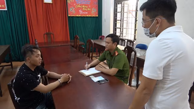 Đối tượng Phạm Văn Hiếu (trái) đột nhập nhà dân trộm hơn 253 triệu đồng rồi mang gửi ngân hàng và tiêu xài cá nhân. Ảnh: Công an cung cấp