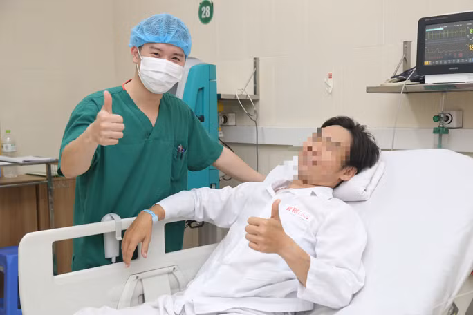 Nam bệnh nhân hồi phục sau 8 ngày được ghép đa tạng