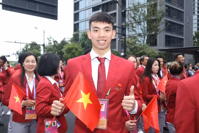 Tuyển thủ bơi Nguyễn Huy Hoàng