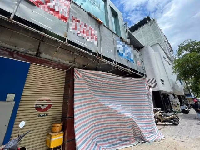 Tòa nhà nơi xảy ra vụ việc. Ảnh CTV