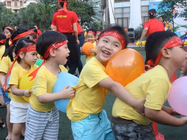 Chương trình mới sẽ hướng tới hình thành năng lực tình cảm-xã hội và giáo dục cá nhân hóa. (Ảnh: PV/Vietnam+)