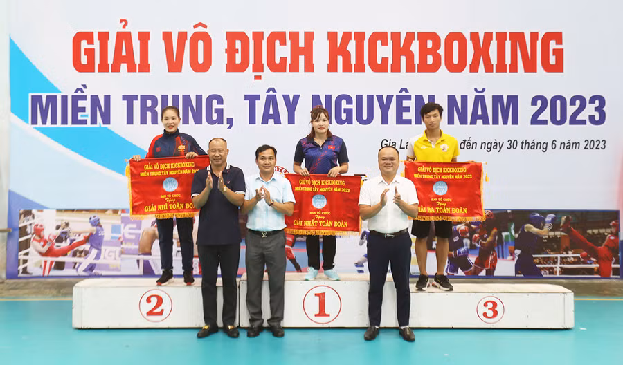 Gia Lai giành giải nhất toàn đoàn tại Giải Vô địch Kickboxing miền Trung-Tây Nguyên. Ảnh: V.N