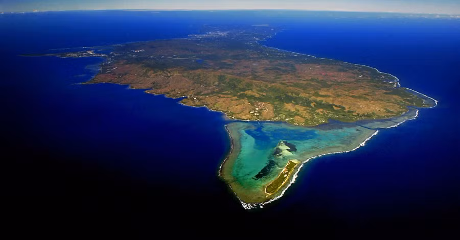 Guam cách New York 17 giờ bay. Ảnh Pinterest Guam cách New York 17 giờ bay. Ảnh Pinterest