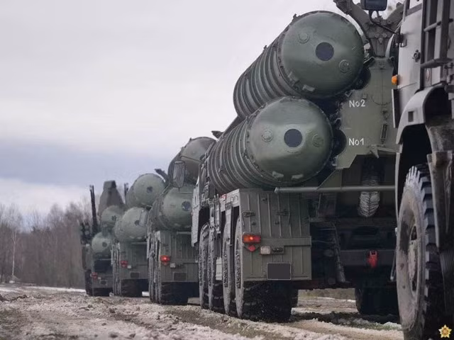 Hệ thống phòng không S-400 và Pantsir-S tham gia cuộc tập trận quân sự Nga-Belarus. Ảnh: ANADOLU Hệ thống phòng không S-400 và Pantsir-S tham gia cuộc tập trận quân sự Nga-Belarus. Ảnh: ANADOLU