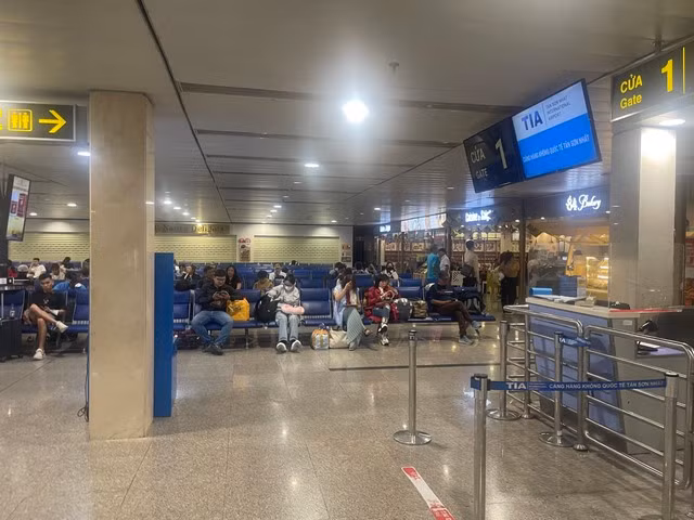 Sân bay Tân Sơn Nhất thông thoáng ngày mùng 3 Tết dù dự kiến đón hơn 126.000 lượt khách trong ngày