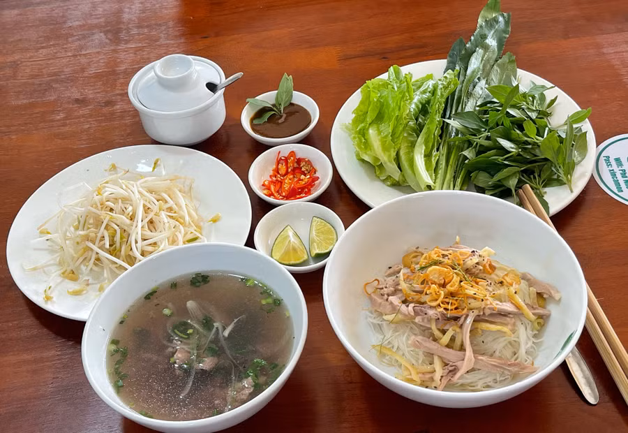 Phở khô Gia Lai được giới thiệu, phục vụ tại sự kiện ẩm thực “Vị quê nhà”. Ảnh: M.C
