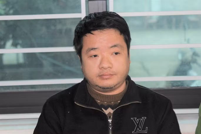 Nguyễn Tiến Hòa-Phó giám đốc Trung tâm đăng kiểm xe cơ giới 37-09D, tại cơ quan công an. Ảnh: Công an cung cấp