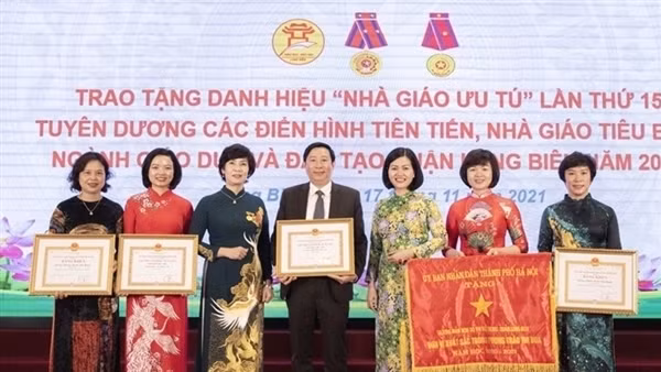 Việc xét tặng danh hiệu "Nhà giáo nhân dân", "Nhà giáo ưu tú" phải chú trọng tới nhà giáo trực tiếp nuôi dưỡng, chăm sóc, giáo dục, giảng dạy. Ảnh nguồn VGP