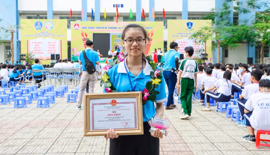 Cô nàng "văn - võ song toàn". Ảnh: NVCC Cô nàng "văn - võ song toàn". Ảnh: NVCC