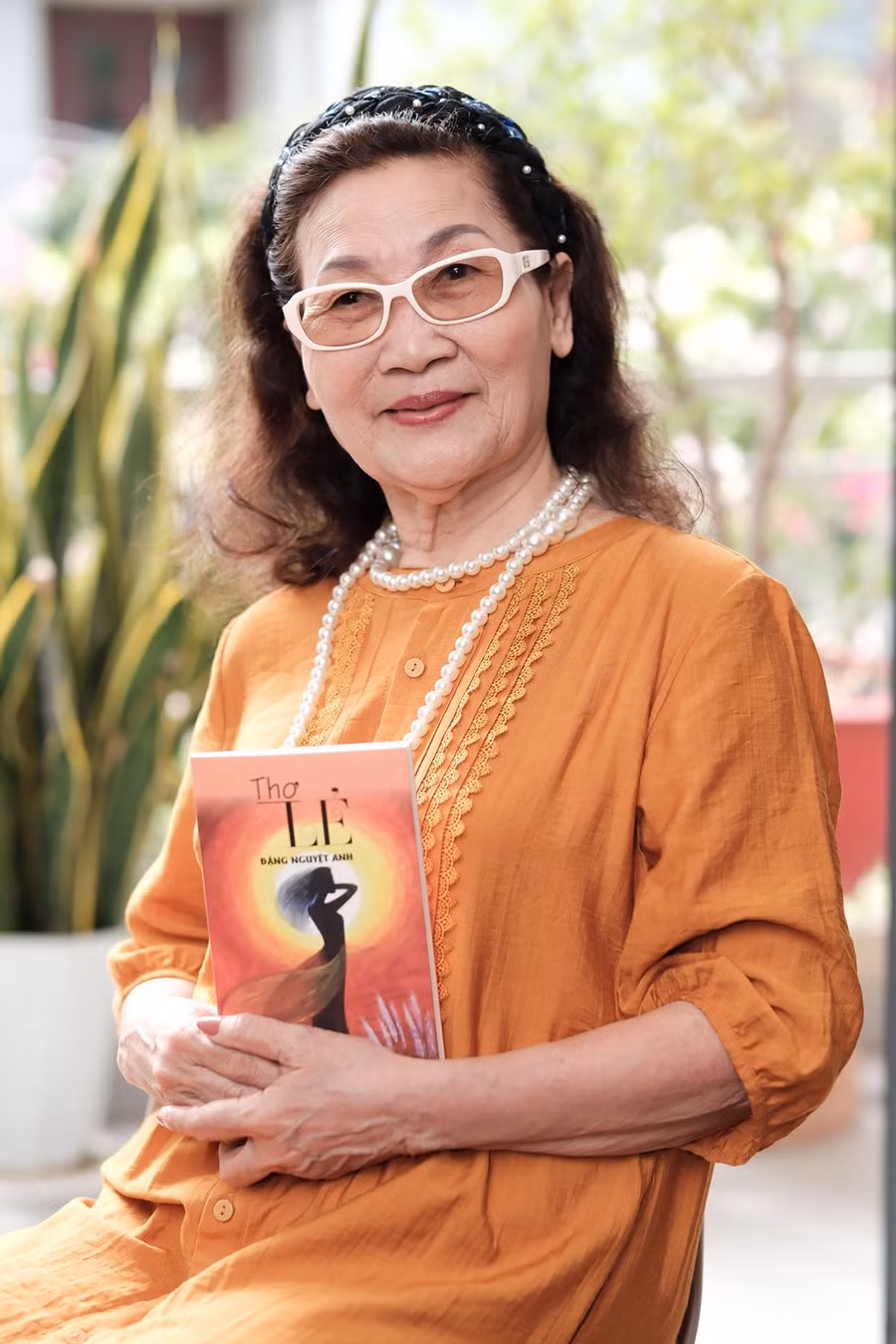 Nhà thơ Đặng Nguyệt Anh.