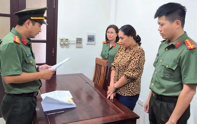 Nữ giám đốc đưa ra thông tin giả dối để lừa đảo chiếm đoạt tài sản. Ảnh: Công an Ninh Bình