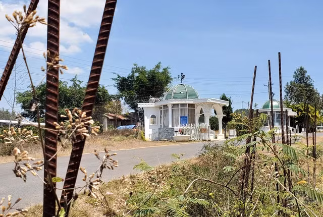 Sau 13 năm triển khai cũng như thoát được cảnh thu hồi, dự án Sài Gòn Đại Ninh vẫn là khu vực hoang vu, chỉ có vài công trình nhỏ được xây dựng. Sau 13 năm triển khai cũng như thoát được cảnh thu hồi, dự án Sài Gòn Đại Ninh vẫn là khu vực hoang vu, chỉ có vài công trình nhỏ được xây dựng.