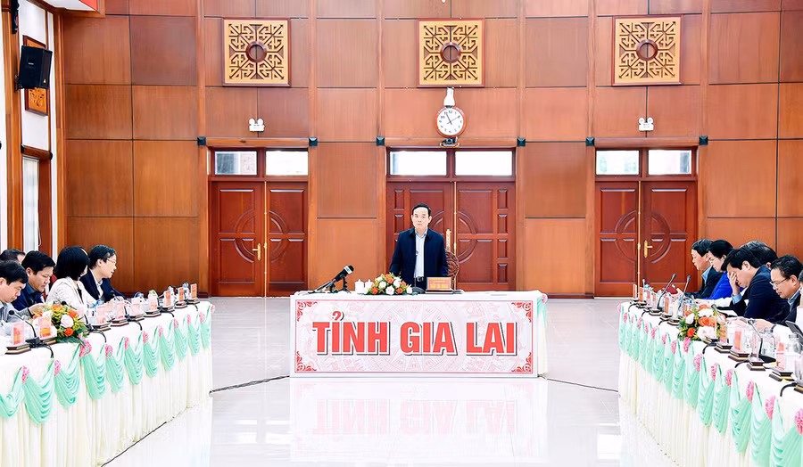 Quang cảnh hội nghị trực tuyến giữa Chính phủ với 5 tỉnh Tây Nguyên về tình hình triển khai thực hiện các chương trình mục tiêu quốc gia. Ảnh: Đức Thụy