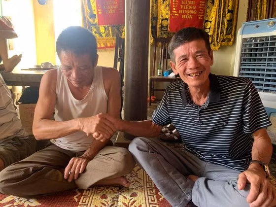 Ông Phong về với gia đình ở quê