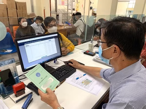 Tình trạng doanh nghiệp vi phạm nghĩa vụ đóng BHXH, BHYT, BHTN đã gây ảnh hưởng đến quyền lợi người lao động. (Ảnh minh họa)