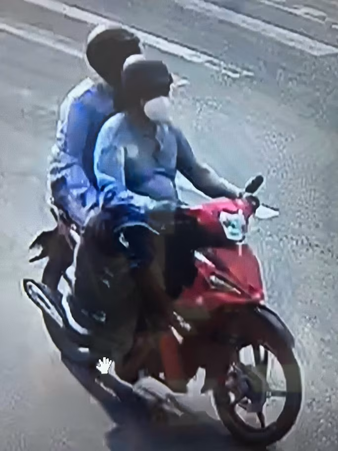 Hình ảnh 2 tên cướp trong vụ cướp tiệm vàng ở Cam Ranh