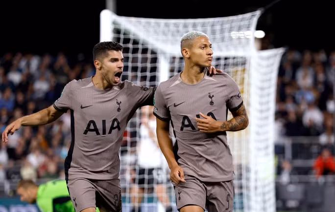 Richarlison có bàn thắng đầu tiên ở mùa giải mới
