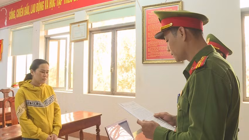 Bị can Đinh Thị Lê Na bị khởi tố về tội tham ô tài sản. Ảnh: SĐ Bị can Đinh Thị Lê Na bị khởi tố về tội tham ô tài sản. Ảnh: SĐ