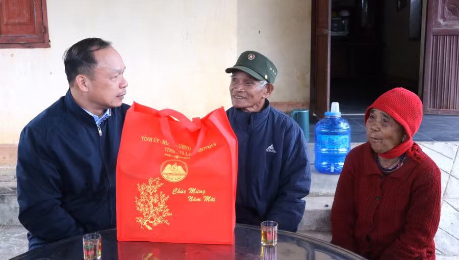 ong-dinh-bat-a-la-benh-binh-lang-kroi-xa-dak-smar.jpg