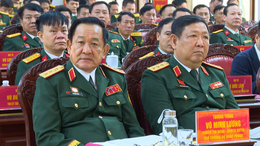 cac-dai-bieu-bo-quoc-phong-du-dai-hoi-dai-bieu-dang-bo-quan-doan-34-lan-i-anh-vien-khanh.jpg