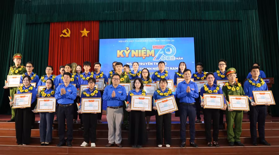 gia-lai-ky-niem-70-nam-ngay-truyen-thong-hoi-lhtn-viet-nam-tuyen-duong-thanh-nien-tieu-bieu-1.jpg
