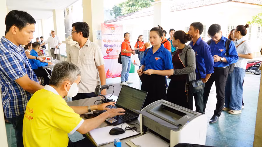 169-don-vi-mau-duoc-tiep-nhan-tai-chuong-trinh-hien-mau-tinh-nguyen-1.jpg