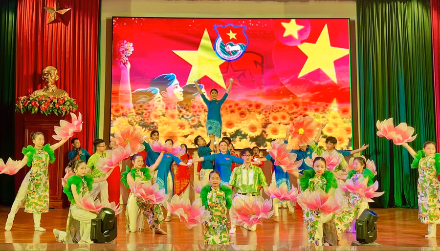 chuong-trinh-nghe-thuat-chao-mung-dai-hoi-doan-tncs-hcm-gia-lai-lan-i-2.jpg