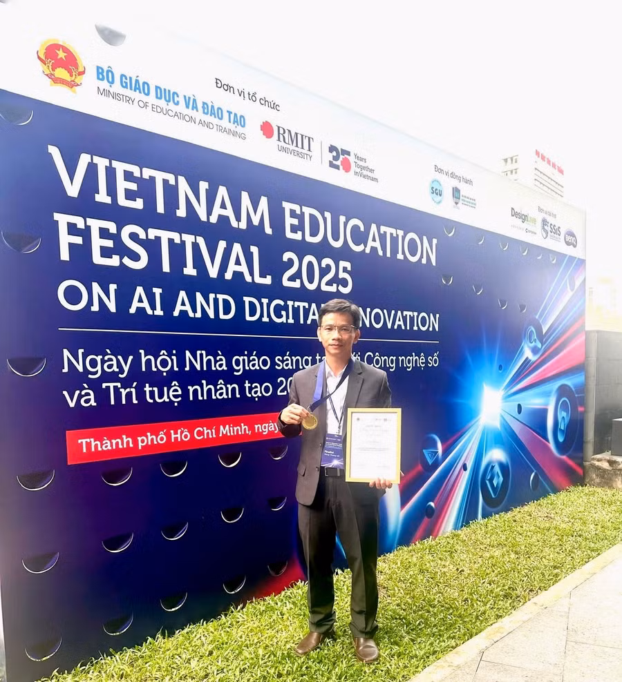 thay-tran-nhat-quan-gianh-giai-nhat-tien-phong-ung-dung-ai-trong-giao-duc-viet-nam-1.jpg