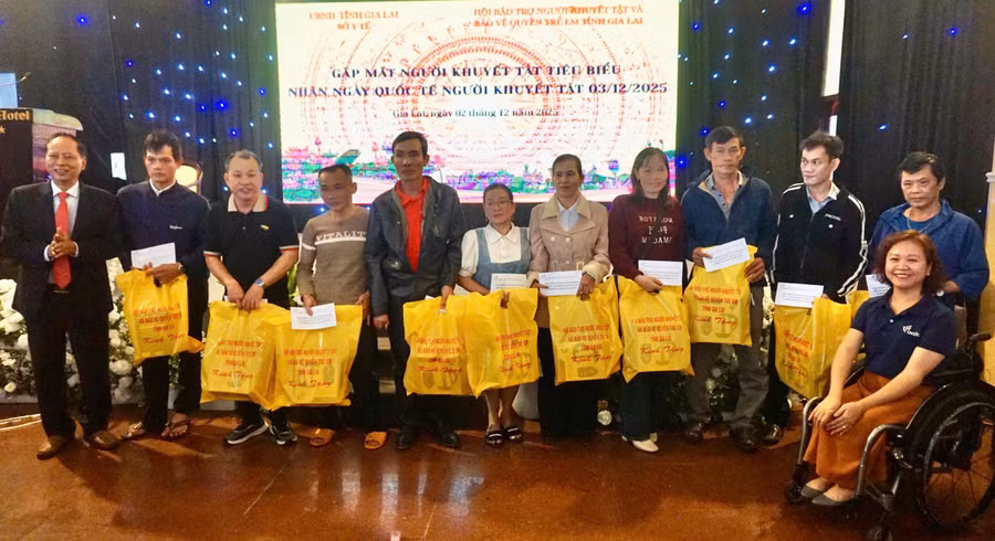 gap-mat-nguoi-khuyet-tat-tieu-bieu-6.jpg