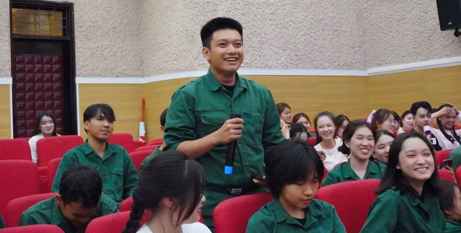 tuyen-truyen-ve-chu-quyen-bien-gioi-bien-dao-tai-truong-dai-hoc-quy-nhon-2-9611.jpg