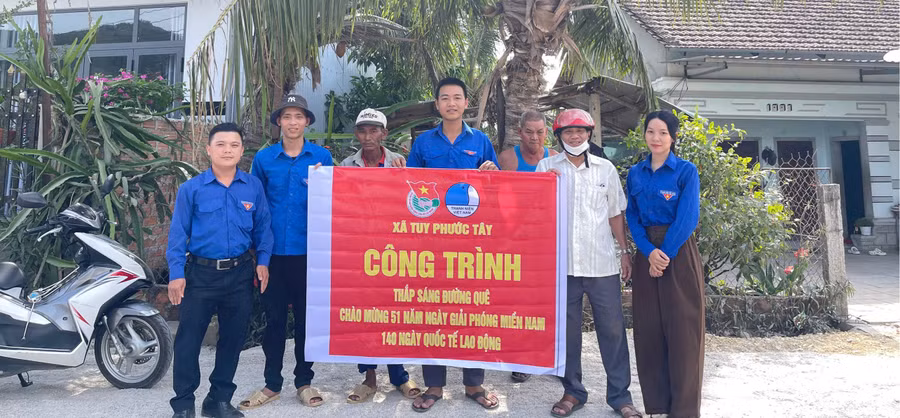 doan-xa-tuy-phuoc-tay-trien-khai-hoat-dong-nhan-ngay-30-4-1-5-1-1931.jpg
