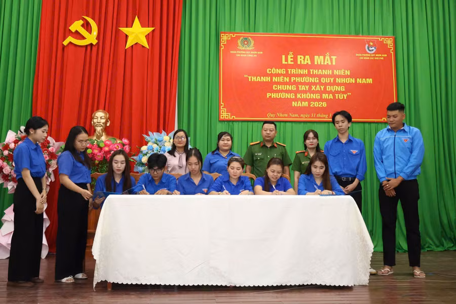 ra-mat-cong-trinh-thanh-nien-quy-nhon-nam-chung-tay-xay-dung-phuong-khong-ma-tuy-3.jpg