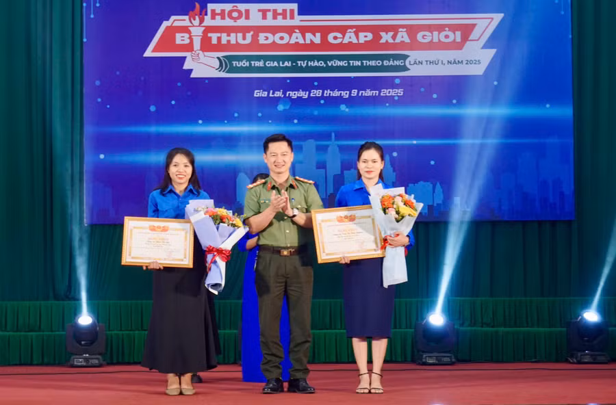 hoi-thi-bi-thu-doan-cap-xa-gioi-4.jpg