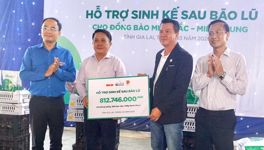 ho-tro-sinh-ke-cho-nguoi-dan-xa-ngo-may-2.jpg