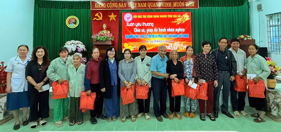 xuan-yeu-thuong-den-benh-nhan-ngheo-3.jpg