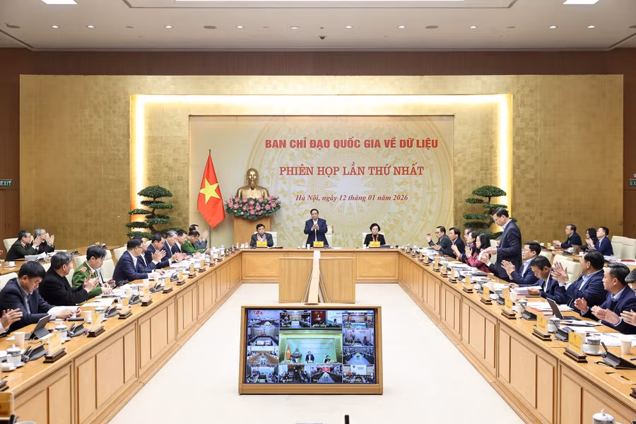 phien-hop-lan-thu-nhat-ban-chi-dao-quoc-gia-ve-du-lieu-1.jpg