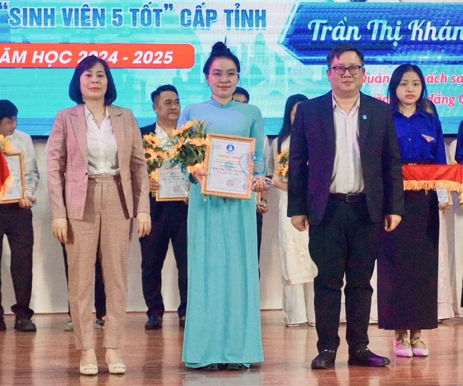 sinh-vien-5-tot-4.jpg