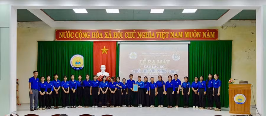 gia-lai-ra-mat-cau-lac-bo-tuoi-tre-voi-phap-luat-2.jpg