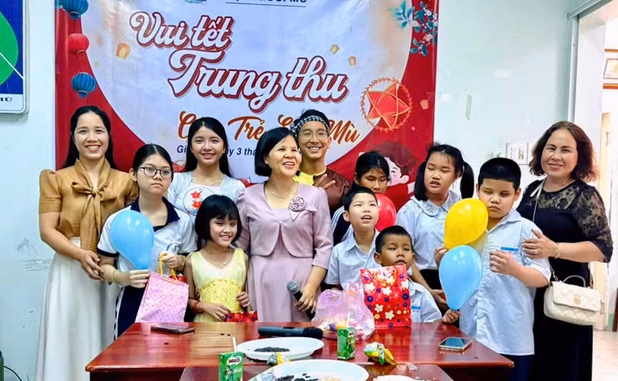 tang-qua-trung-thu-cho-tre-em-mu.jpg