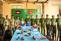 Công an xã Ia O trao đổi thông tin, đảm bảo an ninh khu vực biên giới