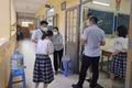3 học sinh mắc não mô cầu, có 1 em tử vong: Ai cần uống thuốc dự phòng?