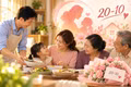 Hạnh phúc gia đình, đâu chỉ là sự đủ đầy...